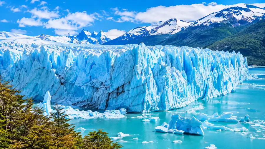 Best Time to Visit Perito Moreno Glacier and Weather Guide